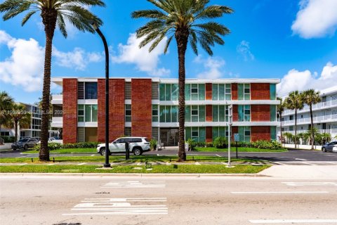 Condo à Bal Harbour, Floride, 1 chambre  № 2080490