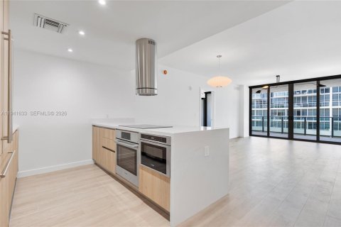 Copropriété à louer à Bay Harbor Islands, Floride: 2 chambres, 114.83 m2 № 2010973 - photo 2