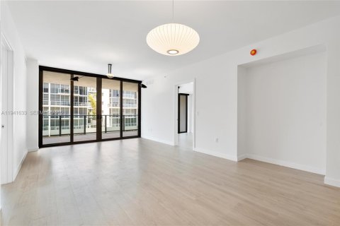 Copropriété à louer à Bay Harbor Islands, Floride: 2 chambres, 114.83 m2 № 2010973 - photo 13