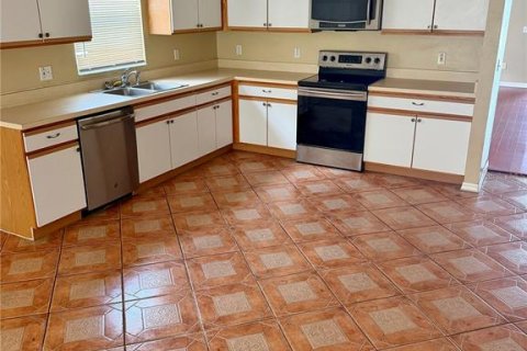 Villa ou maison à louer à Orlando, Floride: 4 chambres, 177.72 m2 № 2157574 - photo 4
