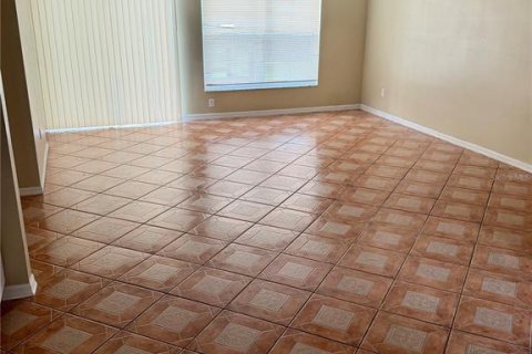 Villa ou maison à louer à Orlando, Floride: 4 chambres, 177.72 m2 № 2157574 - photo 2