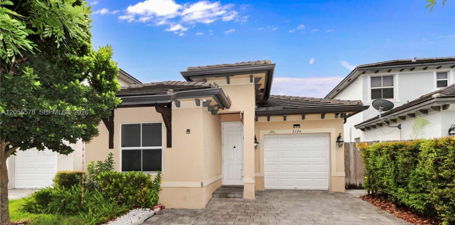Casa en Homestead, Florida 4 dormitorios, 142.6 m2 № 2269791