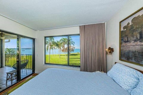 Condo in Saint Petersburg, Florida, 2 bedrooms  № 1149575 - photo 18