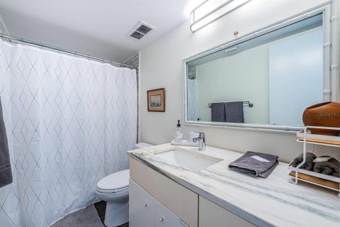 Condo in Saint Petersburg, Florida, 2 bedrooms  № 1149575 - photo 15