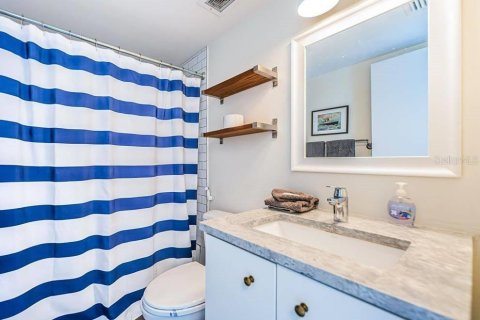 Condo in Saint Petersburg, Florida, 2 bedrooms  № 1149575 - photo 16