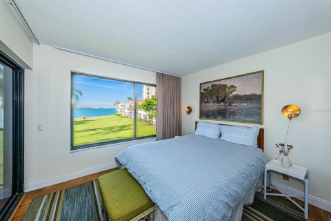 Condo in Saint Petersburg, Florida, 2 bedrooms  № 1149575 - photo 17