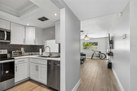 Condo in Clearwater, Florida, 1 bedroom № 2097284 - photo 4