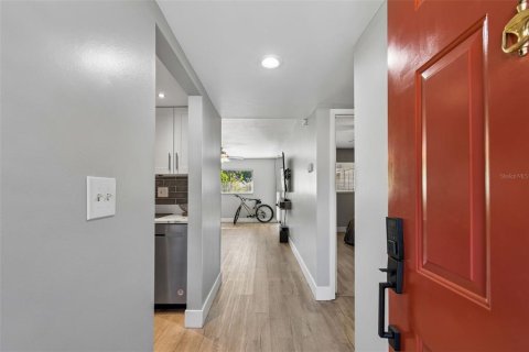 Condo in Clearwater, Florida, 1 bedroom № 2097284 - photo 3