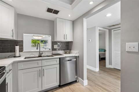 Condo in Clearwater, Florida, 1 bedroom № 2097284 - photo 7