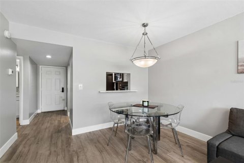 Condo in Clearwater, Florida, 1 bedroom № 2097284 - photo 11