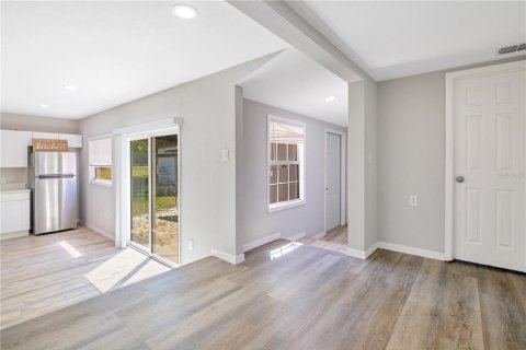 House in Orlando, Florida 3 bedrooms, 124.12 sq.m. № 1673175 - photo 3
