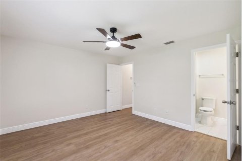 House in Tavares, Florida 2 bedrooms, 91.6 sq.m. № 2400077 - photo 20
