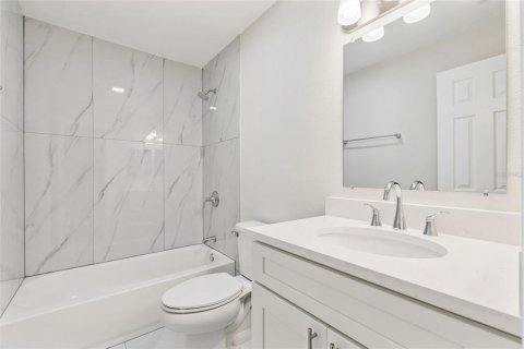 House in Tavares, Florida 2 bedrooms, 91.6 sq.m. № 2400077 - photo 24