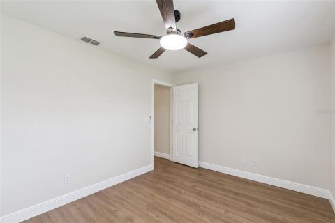 House in Tavares, Florida 2 bedrooms, 91.6 sq.m. № 2400077 - photo 19