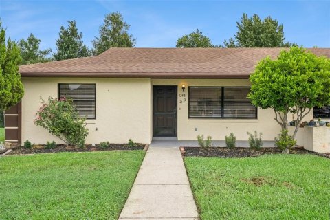 House in Tavares, Florida 2 bedrooms, 91.6 sq.m. № 2400077 - photo 2