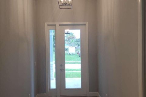 House in Jensen Beach, Florida 4 bedrooms, 190.64 sq.m. № 2249163 - photo 3
