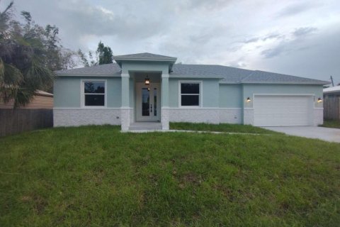 House in Jensen Beach, Florida 4 bedrooms, 190.64 sq.m. № 2249163