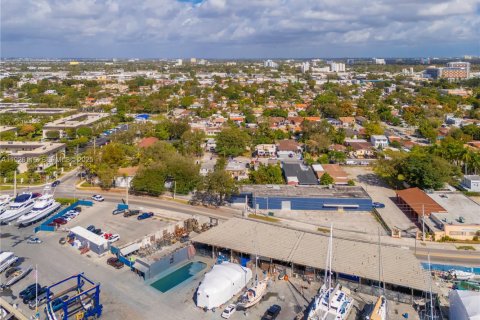 Propiedad comercial en venta en Miami, Florida № 1984675 - foto 19