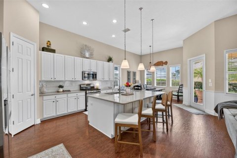 House in Apollo Beach, Florida 3 bedrooms, 224.82 sq.m. № 2151116 - photo 16