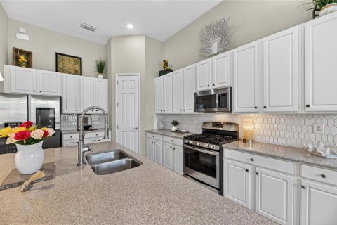 House in Apollo Beach, Florida 3 bedrooms, 224.82 sq.m. № 2151116 - photo 21