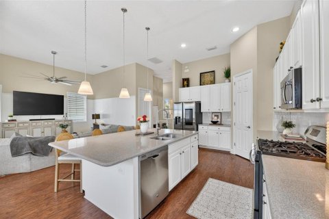 House in Apollo Beach, Florida 3 bedrooms, 224.82 sq.m. № 2151116 - photo 20