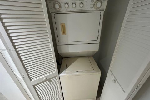 Купить кондоминиум в Майами, Флорида 2 спальни, 100.89м2, № 1821888 - фото 13