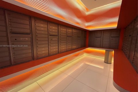 Купить кондоминиум в Майами, Флорида 2 спальни, 100.89м2, № 1821888 - фото 17