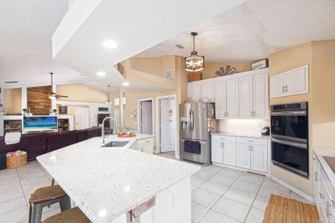 House in Port St. Lucie, Florida 4 bedrooms, 214.6 sq.m. № 2432829 - photo 11