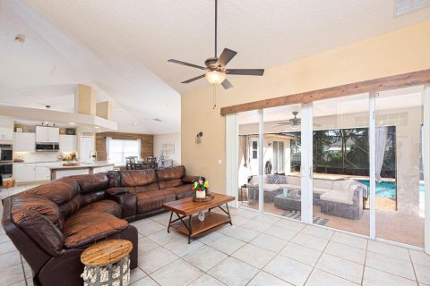 House in Port St. Lucie, Florida 4 bedrooms, 214.6 sq.m. № 2432829 - photo 6