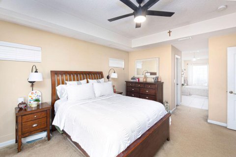House in Port St. Lucie, Florida 4 bedrooms, 214.6 sq.m. № 2432829 - photo 14
