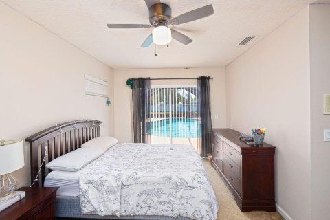 House in Port St. Lucie, Florida 4 bedrooms, 214.6 sq.m. № 2432829 - photo 17