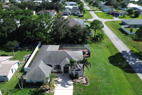 House in Port St. Lucie, Florida 4 bedrooms, 214.6 sq.m. № 2432829 - photo 30
