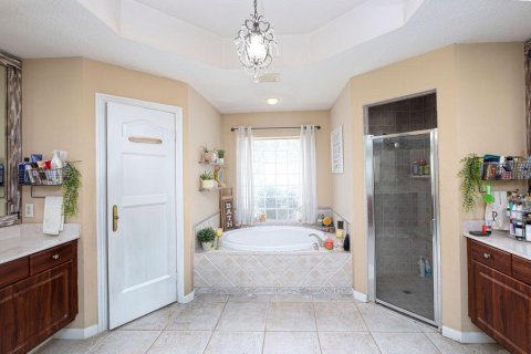 House in Port St. Lucie, Florida 4 bedrooms, 214.6 sq.m. № 2432829 - photo 15