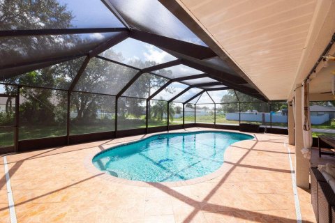 House in Port St. Lucie, Florida 4 bedrooms, 214.6 sq.m. № 2432829 - photo 25
