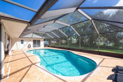 House in Port St. Lucie, Florida 4 bedrooms, 214.6 sq.m. № 2432829 - photo 26