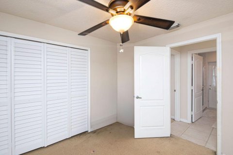 House in Port St. Lucie, Florida 4 bedrooms, 214.6 sq.m. № 2432829 - photo 21