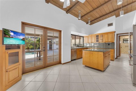 Снять в аренду виллу или дом в Пальметто-Бей, Флорида 5 спален, 338.07м2, № 2032928 - фото 23