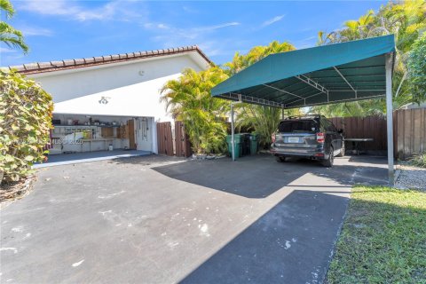 Снять в аренду виллу или дом в Пальметто-Бей, Флорида 5 спален, 338.07м2, № 2032928 - фото 5