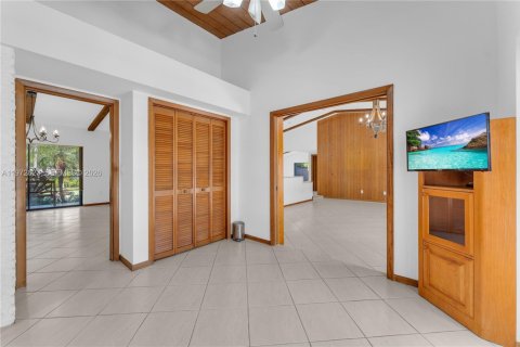 Снять в аренду виллу или дом в Пальметто-Бей, Флорида 5 спален, 338.07м2, № 2032928 - фото 29