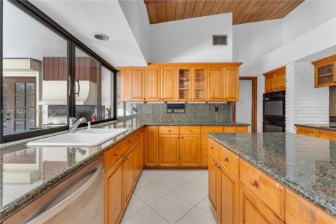 Снять в аренду виллу или дом в Пальметто-Бей, Флорида 5 спален, 338.07м2, № 2032928 - фото 26