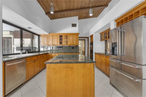 Снять в аренду виллу или дом в Пальметто-Бей, Флорида 5 спален, 338.07м2, № 2032928 - фото 24