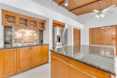 Снять в аренду виллу или дом в Пальметто-Бей, Флорида 5 спален, 338.07м2, № 2032928 - фото 28