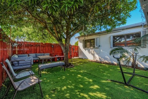 House in Miami Gardens, Florida 3 bedrooms, 127.09 sq.m. № 2180179 - photo 21