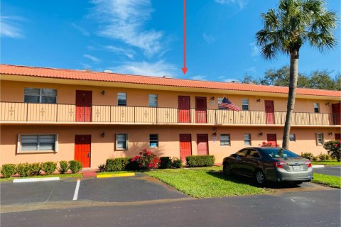 Condo in Stuart, Florida, 1 bedroom  № 1009676 - photo 1