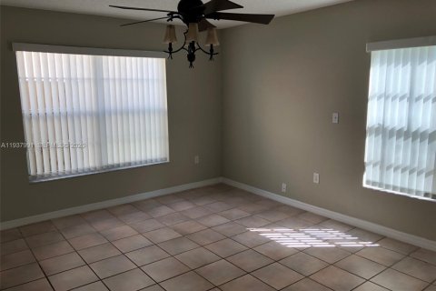 Купить виллу или дом в Майами, Флорида 4 спальни, 160.26м2, № 1995722 - фото 11