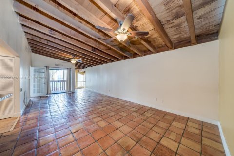 Condominio en venta en Miami, Florida, 3 dormitorios, 144 m2 № 2186092 - foto 9