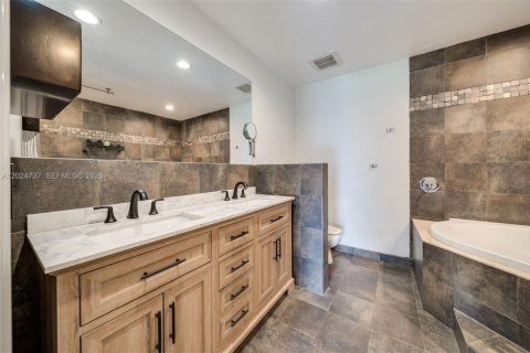 Condominio en venta en Miami, Florida, 3 dormitorios, 144 m2 № 2186092 - foto 29
