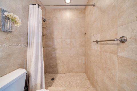 Condominio en venta en Miami, Florida, 3 dormitorios, 144 m2 № 2186092 - foto 18