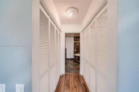 Condominio en venta en Miami, Florida, 3 dormitorios, 144 m2 № 2186092 - foto 26