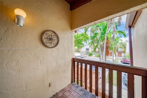 Condominio en venta en Miami, Florida, 3 dormitorios, 144 m2 № 2186092 - foto 10